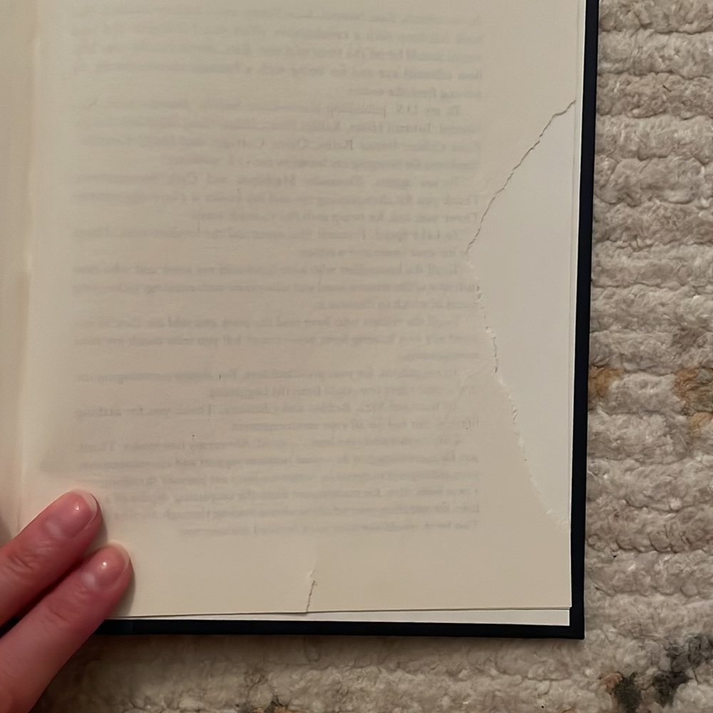 The Guest List by Lucy Foley Hardback - Picture 4 of 4